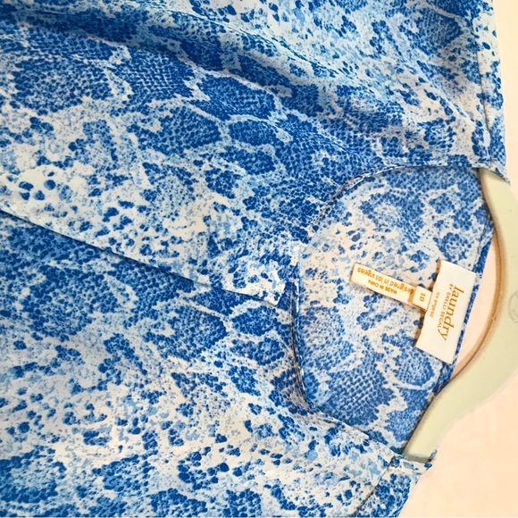 Easy breezy summer blouse, blue snake print in perfect condition. - Picture 4 of 5